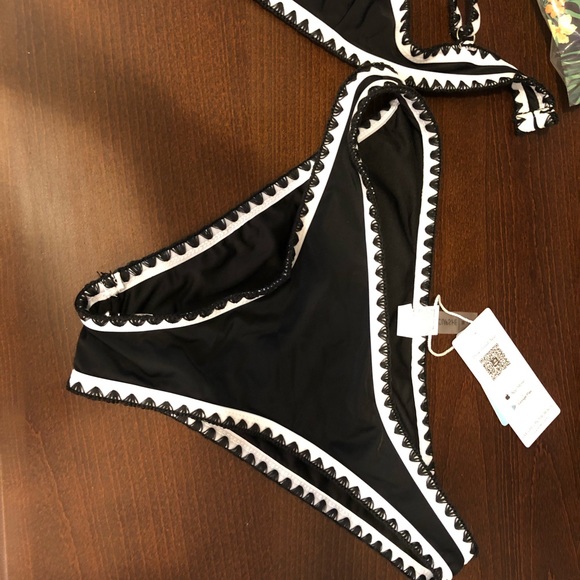 Bathing suit - Picture 2 of 7